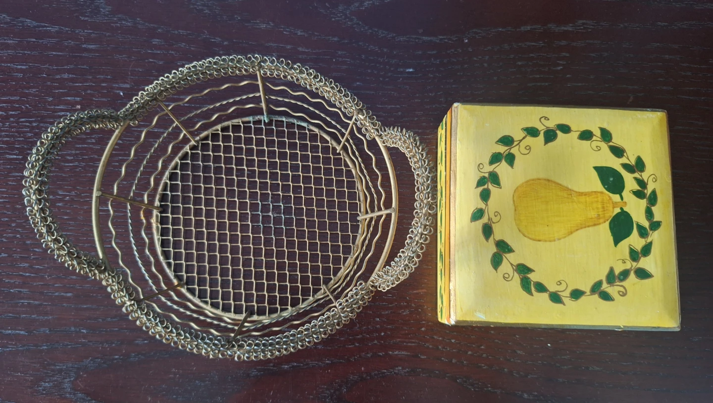 Vintage Wire Fruit Basket with Decorative Pear Coasters Set