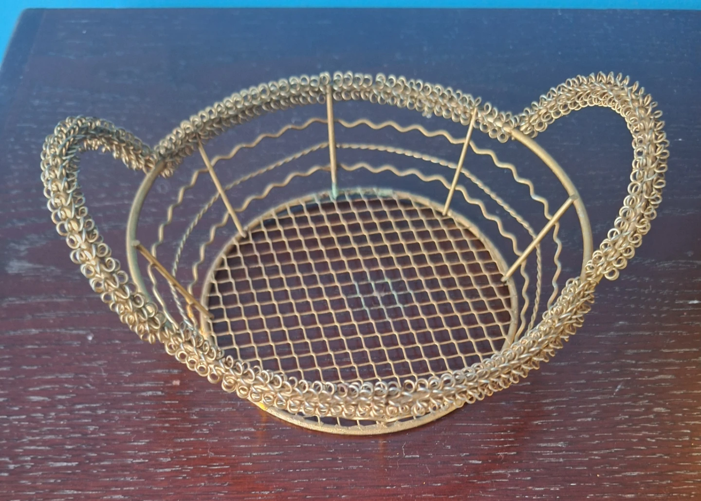 Vintage Wire Fruit Basket with Decorative Pear Coasters Set - photo 2