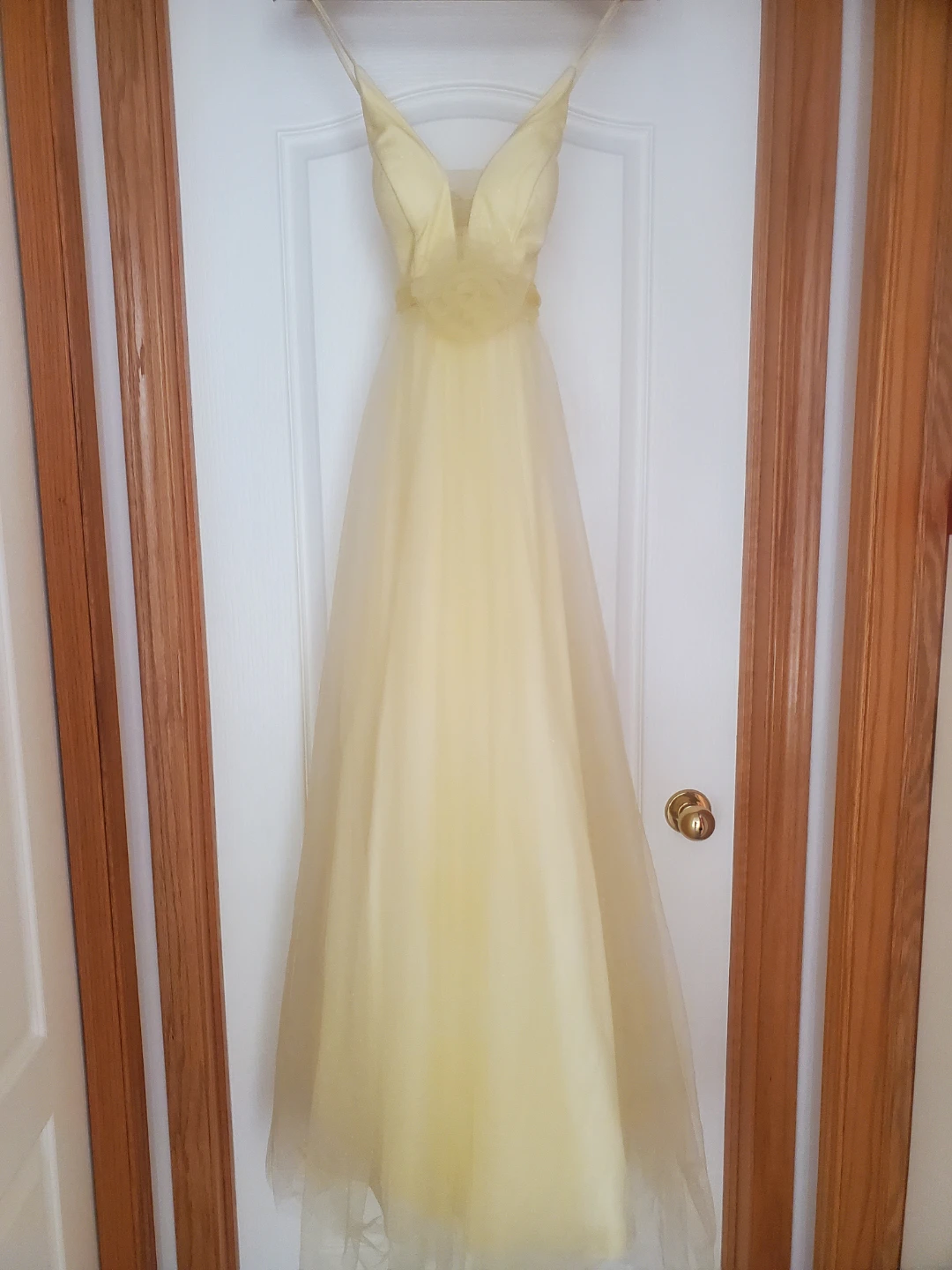 LE CHÂTEAU Yellow Tulle Gown /XXS Grad dress