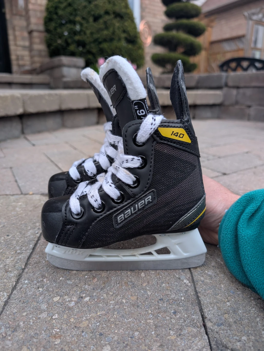 Kids Bauer Youth Hockey Skates Size 6 Y R
