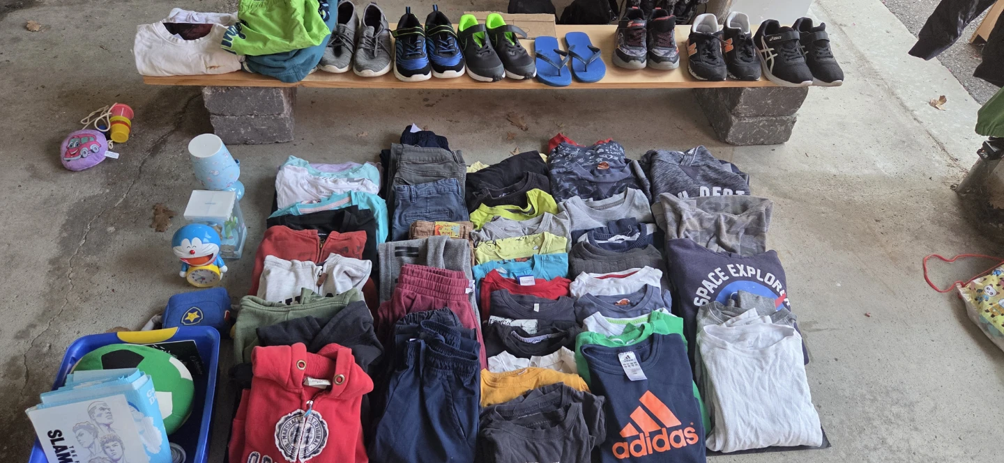 Moving Garage sale at Quil's run Mississauga.