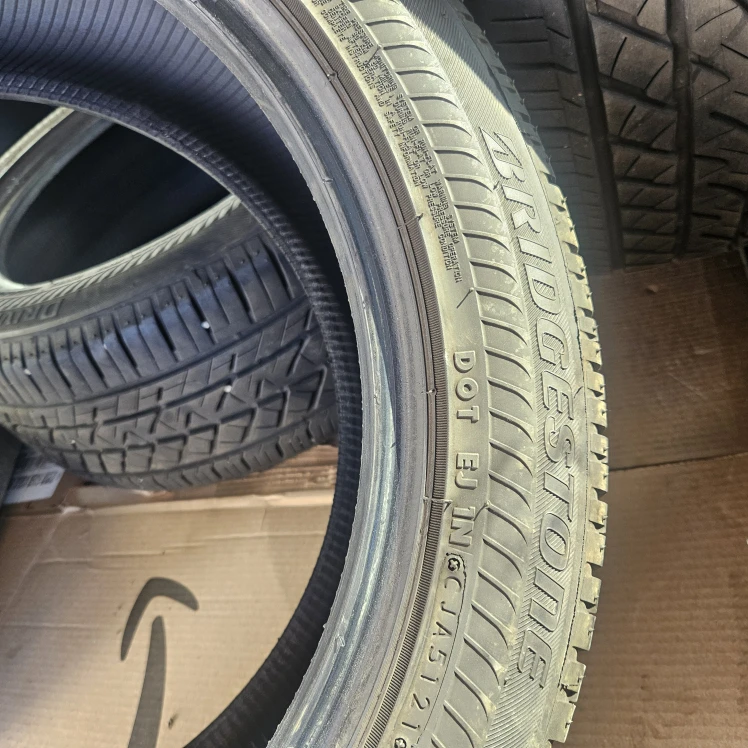 Bridgestone DriveGuard 225/50R18 95W Tire - photo 2