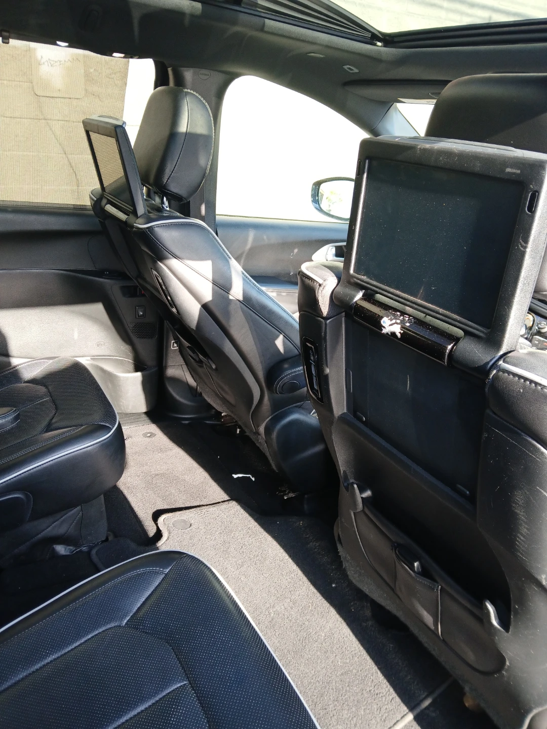 Used Dark Blue Minivan Chrysler Pacifica s limited - photo 3