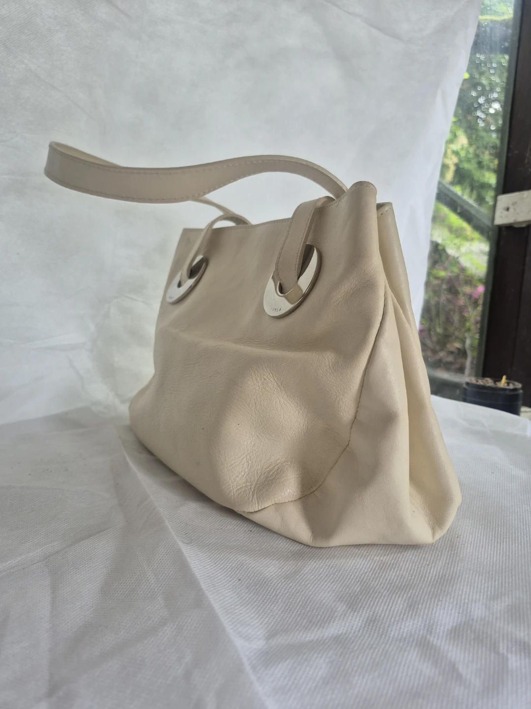 Furla Cream Leather Shoulder Bag - photo 4