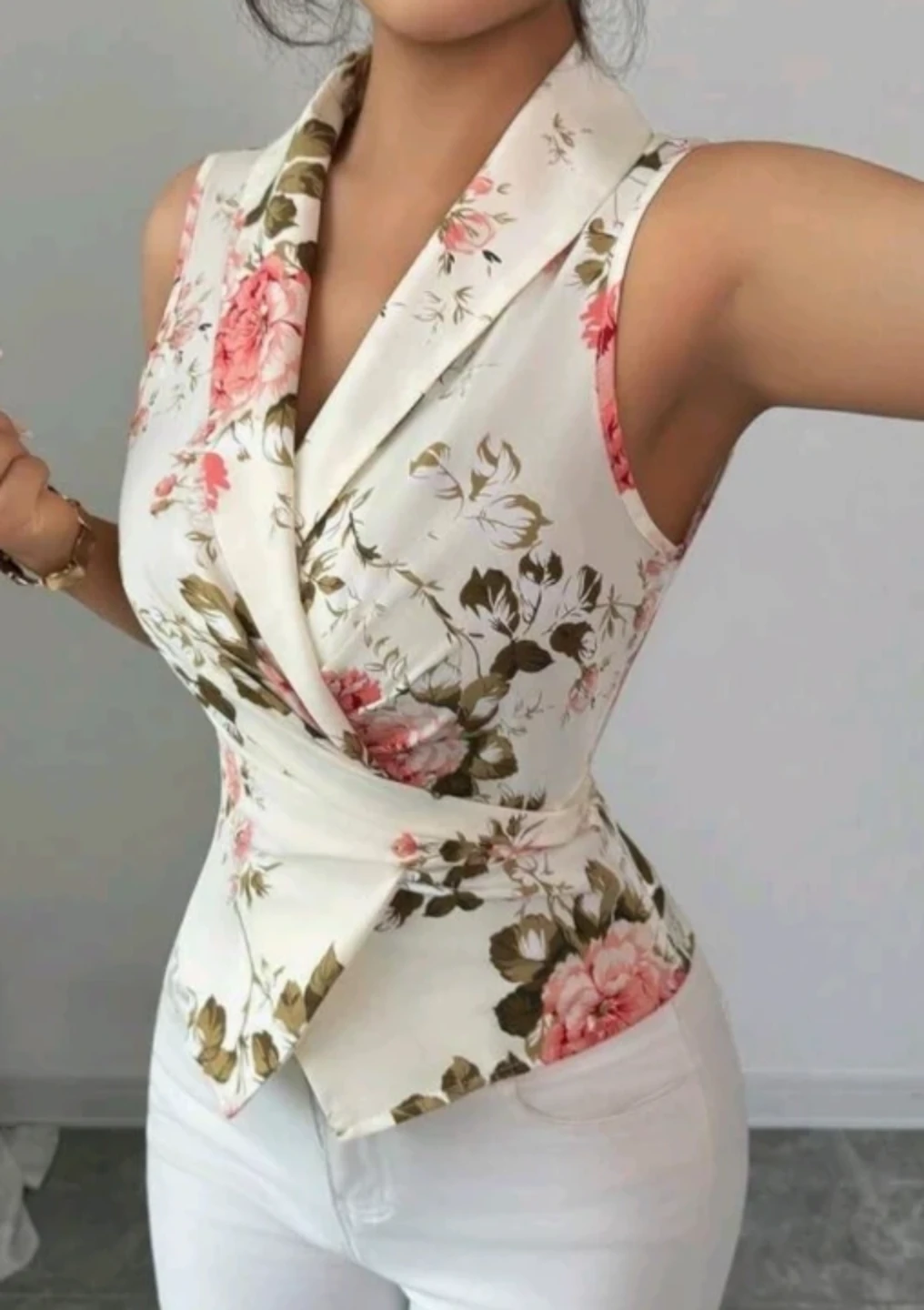 Floral Print Sleeveless Wrap Blouse - photo 3