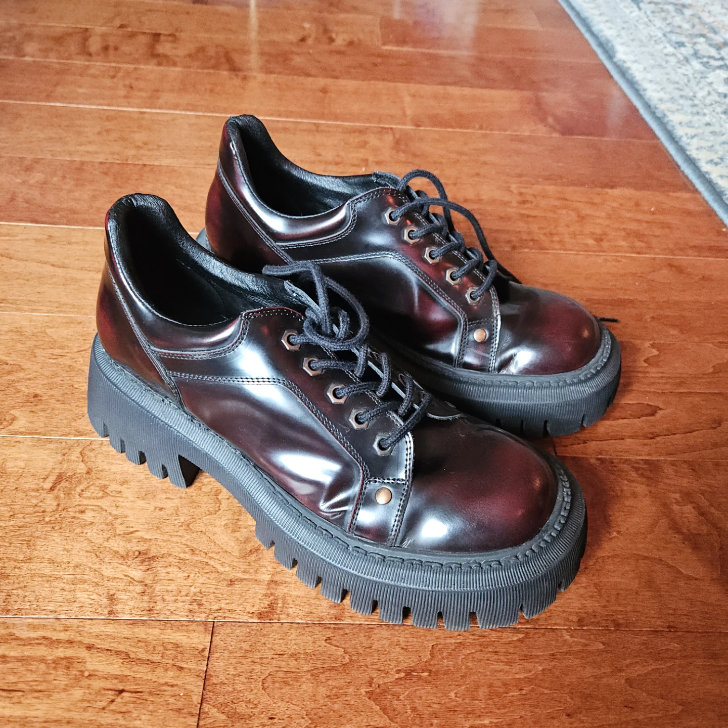 l'Intervalle Lug Sole Oxfords in Burgundy