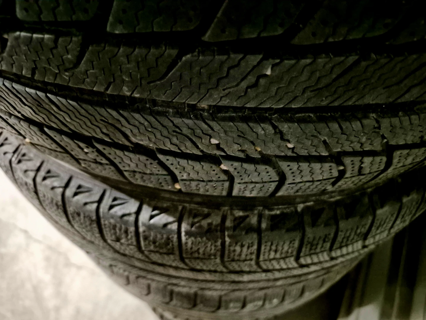 Very Good set of 4 Michelin Tires Size 235 70 R16 M+S *DEAL*