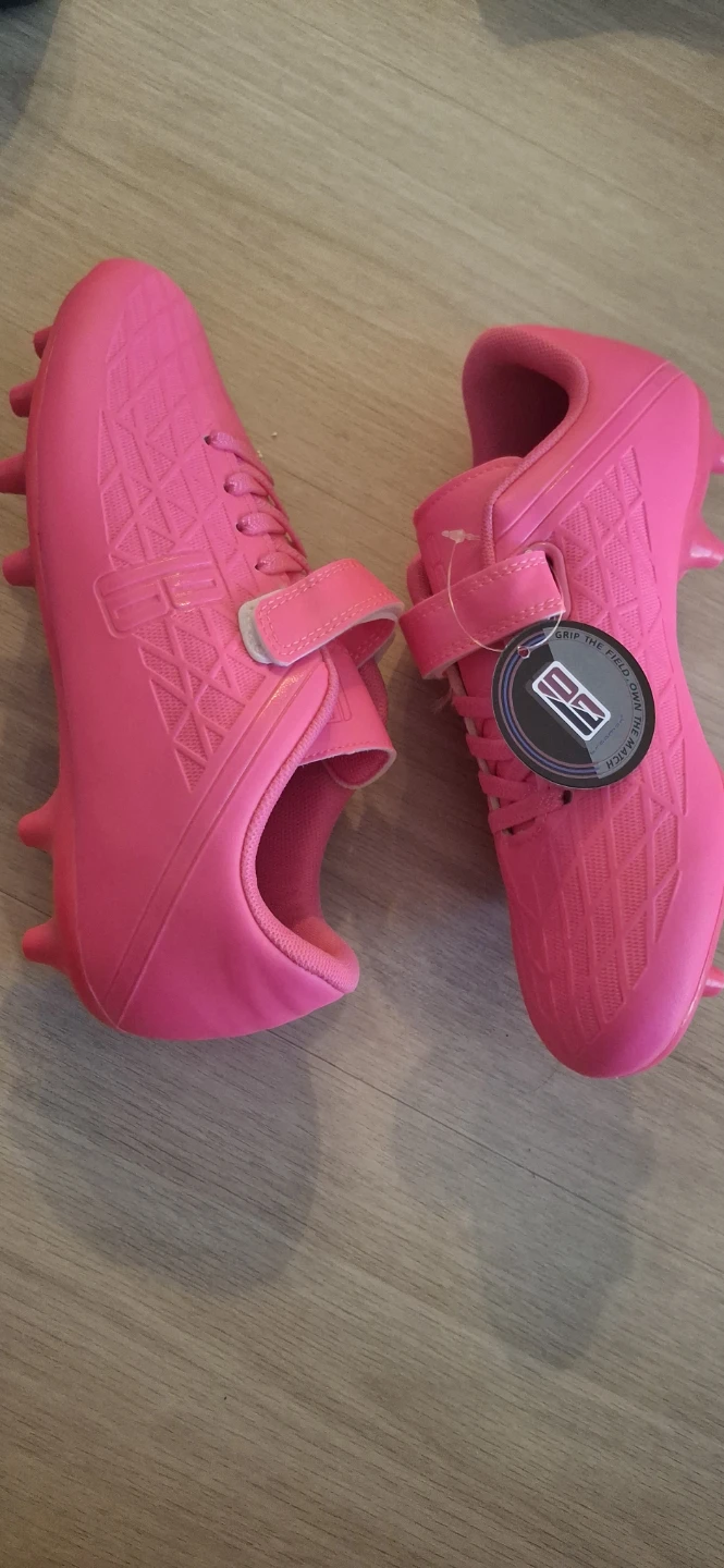Kids' Pink Soccer Cleats Size 4 - photo 4