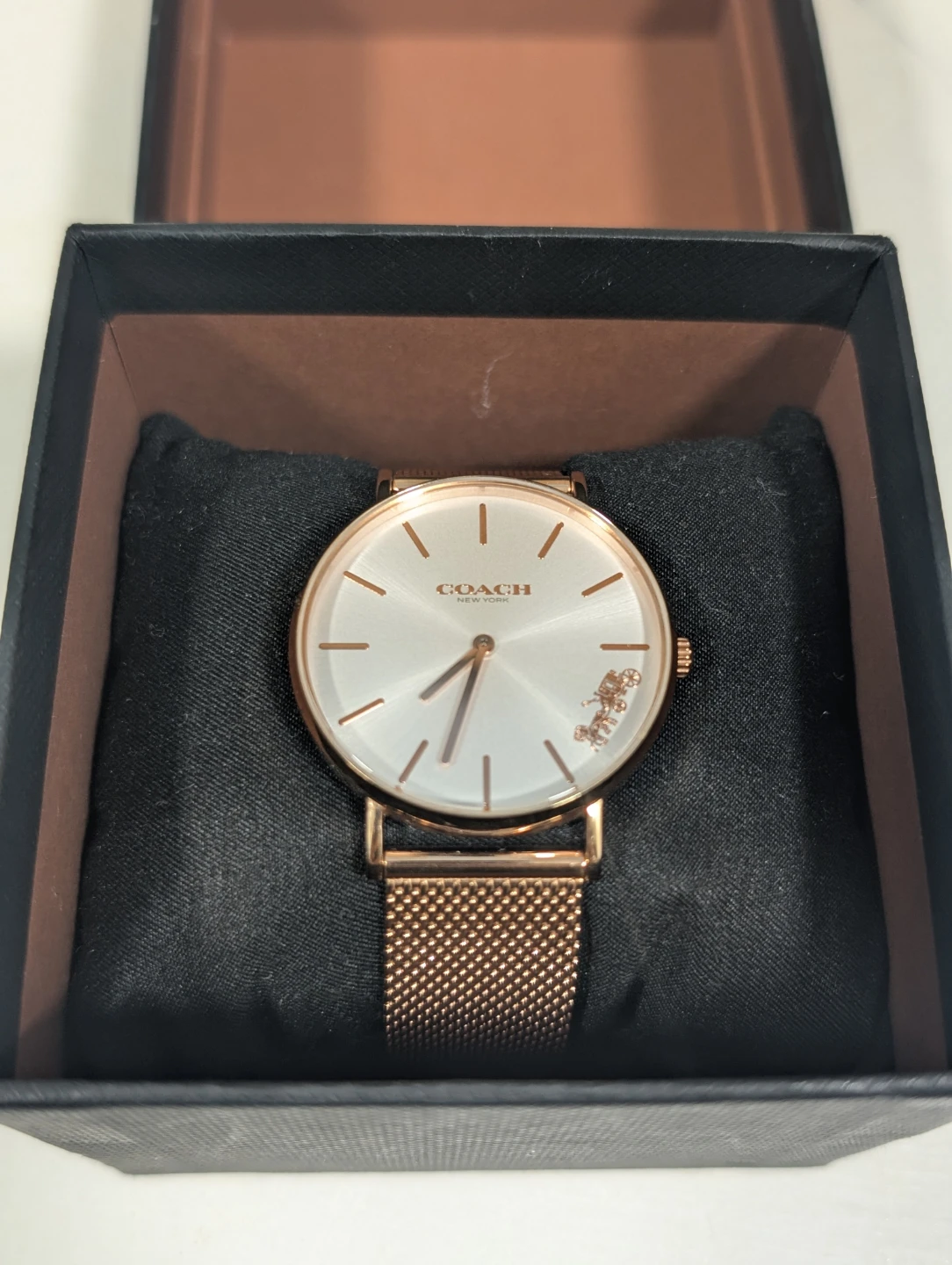 Coach New York Ladies Rose Gold Mesh Watch - photo 2