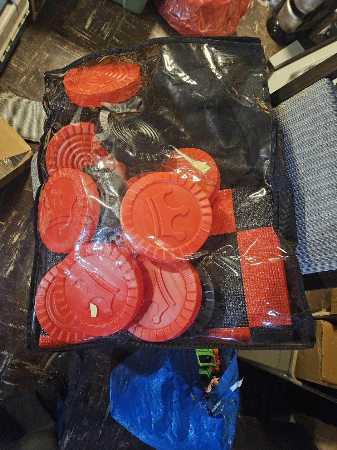 Red and Black Checkerboard Toss Game with Coins - photo 2