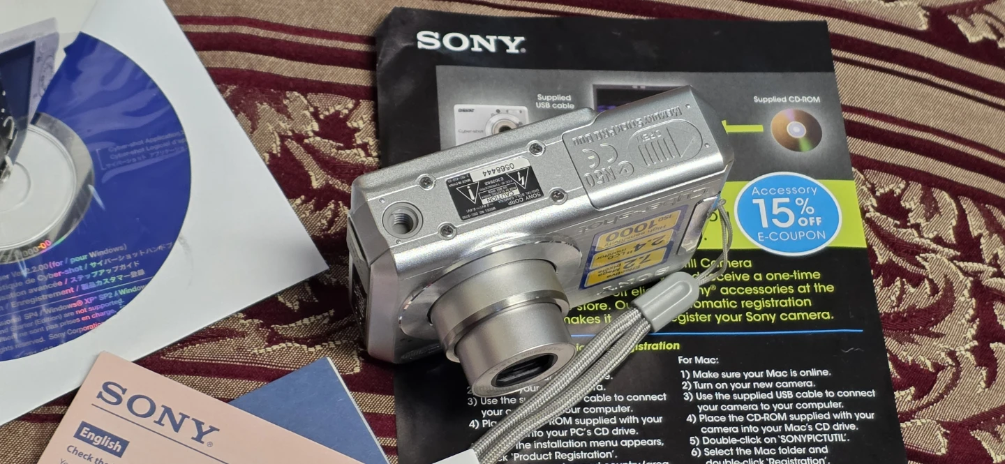Sony Cyber-shot DSC-S730 Vintage Digital Camera Bundle - photo 5