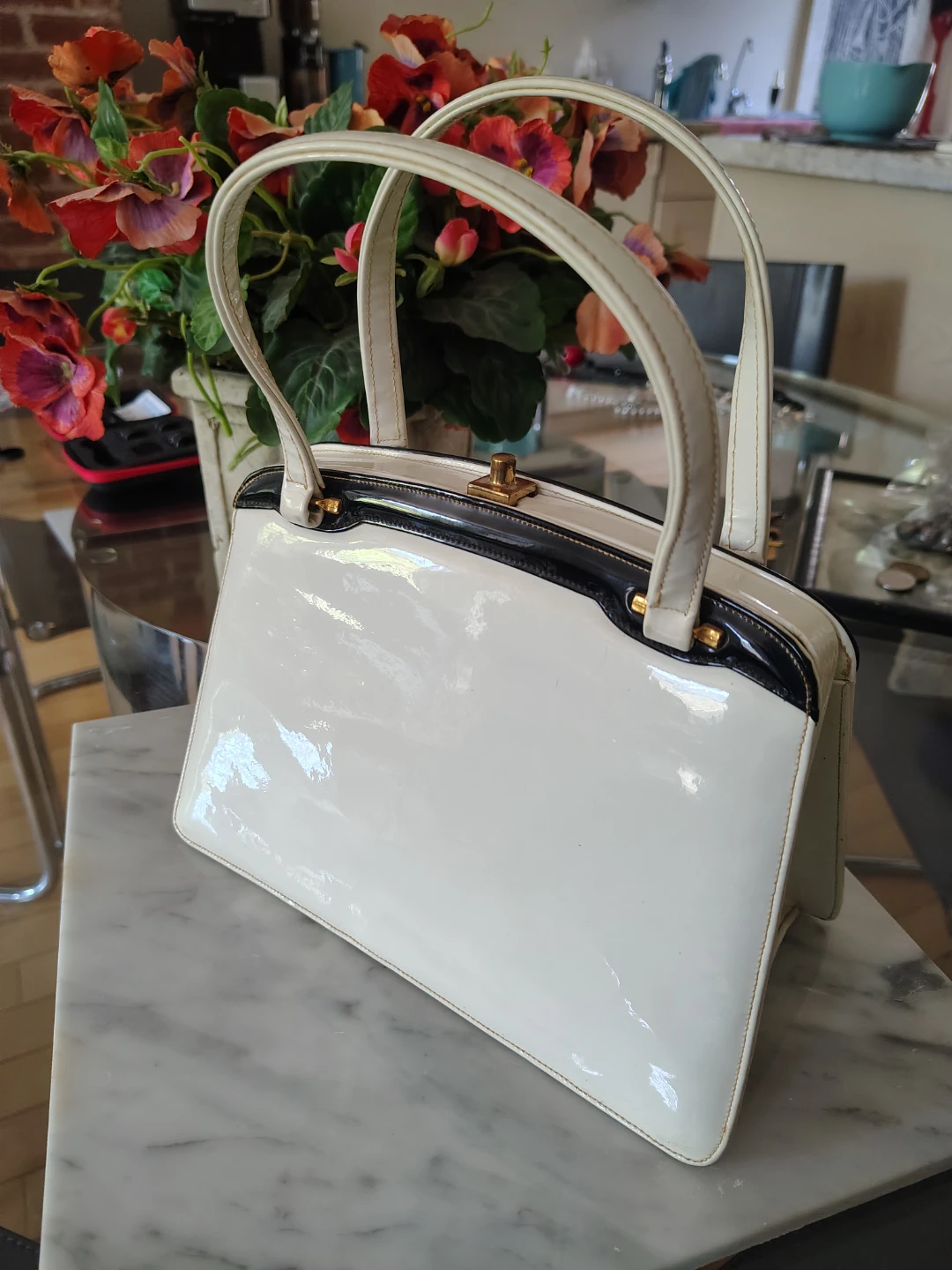 Beautiful & Collectible Mid Century Andrew Geller Handbag - photo 2
