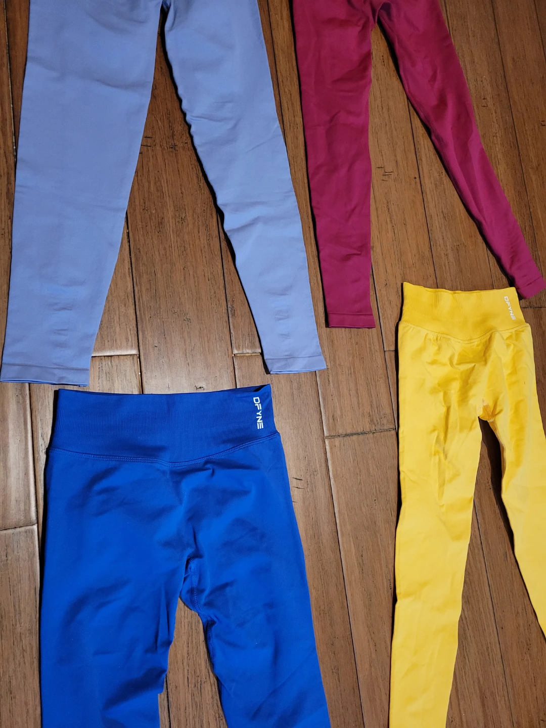 Dfyne Scrutch butt Gym Leggings Size XS  /  BRAND NEW / LOT OF 4 - photo 3