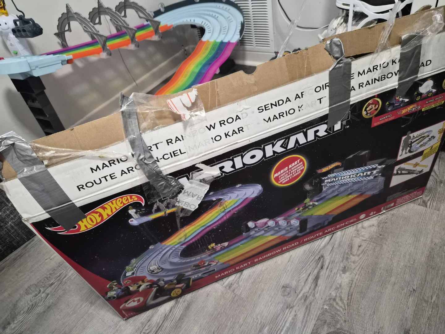 Hot Wheels Mario Kart Rainbow Road Track Set