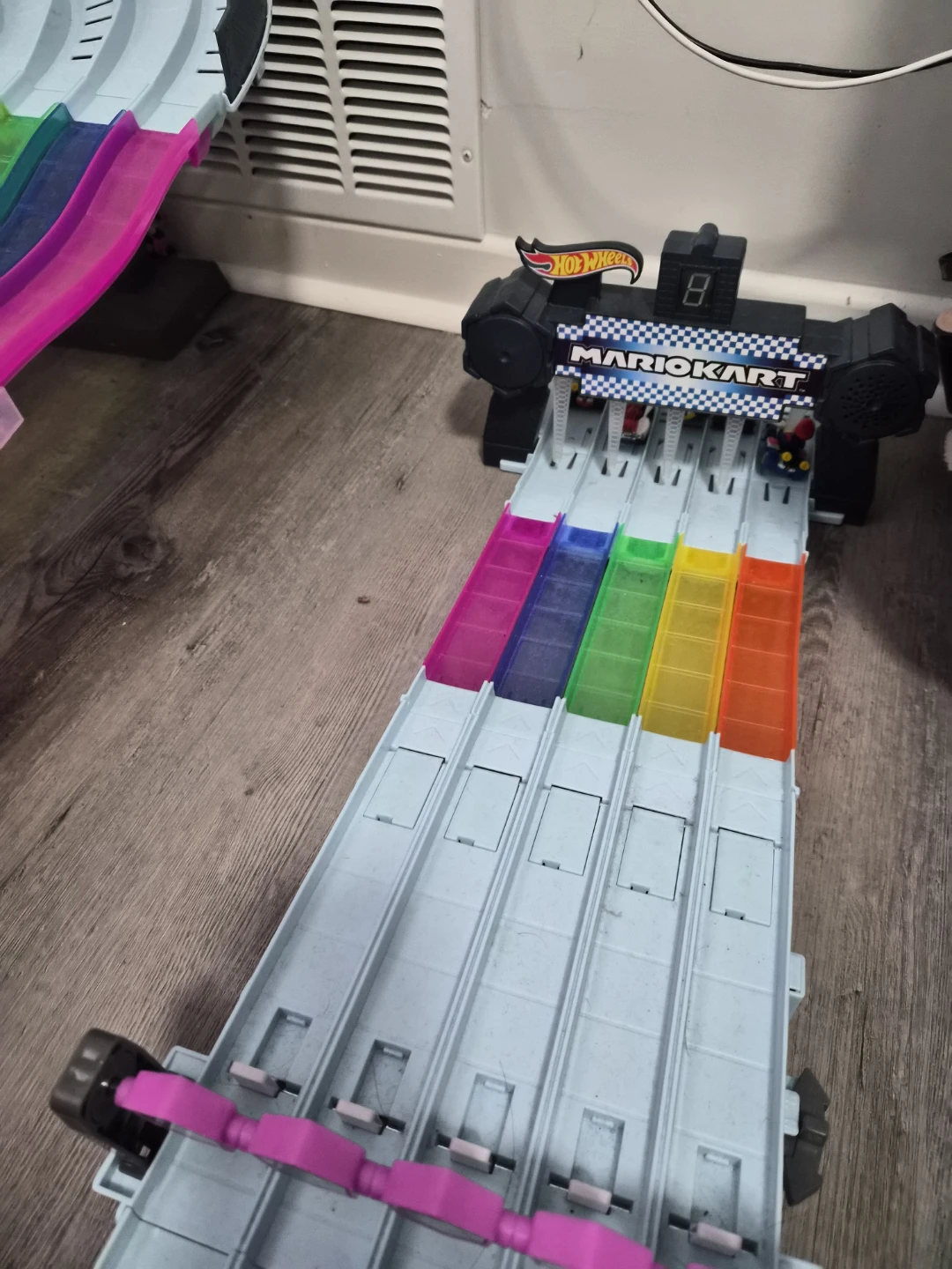 Hot Wheels Mario Kart Rainbow Road Track Set - photo 2