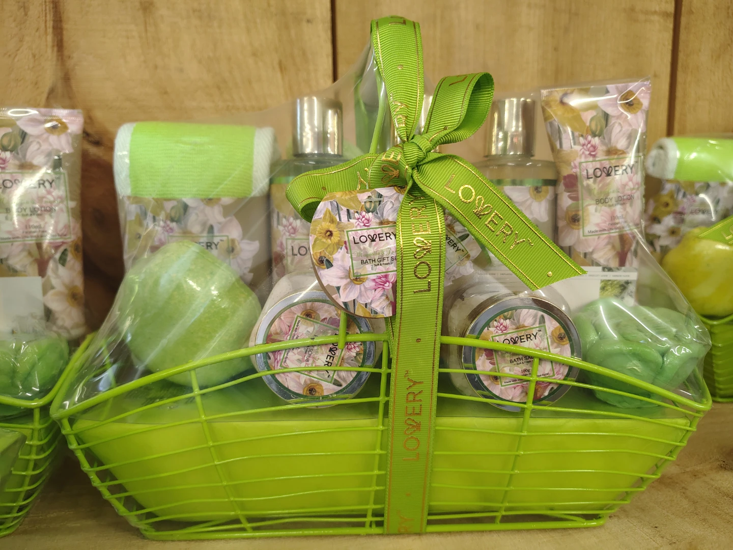 Lovey Bath Gift Set Basket - photo 2