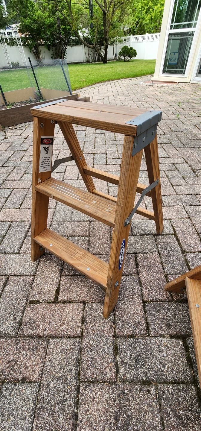 Werner Wooden Step Stool Ladder - photo 3