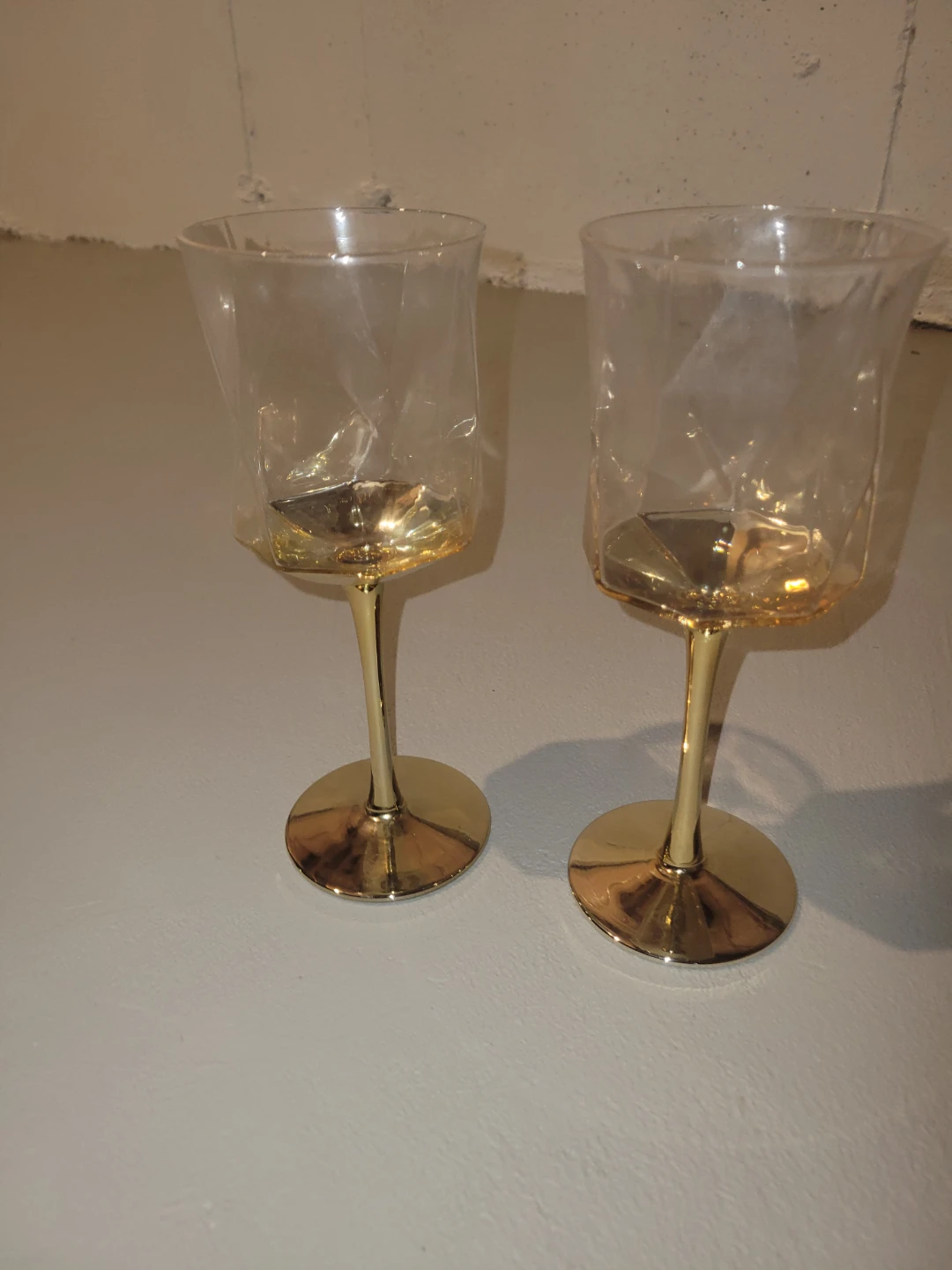 Set of 2 Gold Stem Wine Glasses