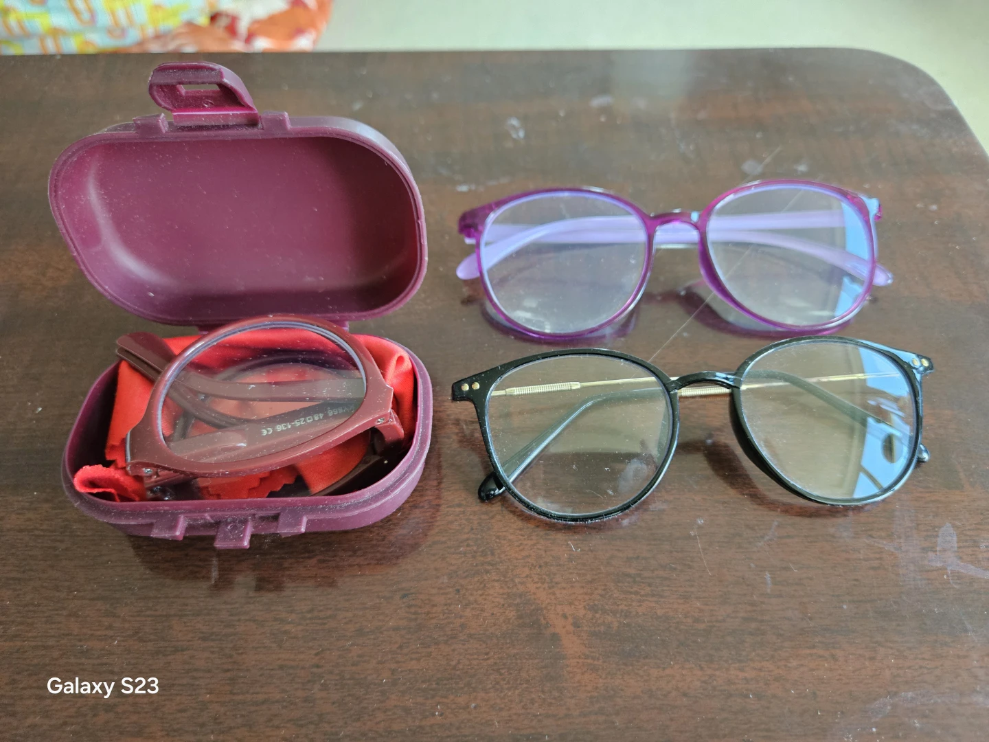 3 Pairs of +2.00 Reading Eyeglasses with Case - photo 2