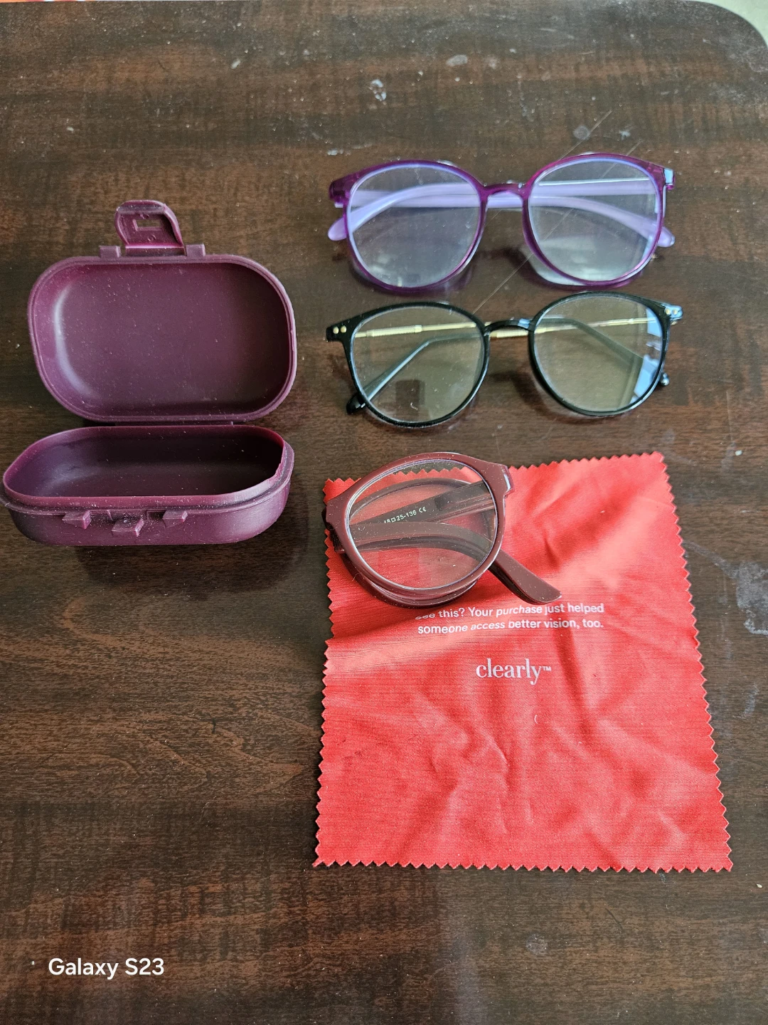 3 Pairs of +2.00 Reading Eyeglasses with Case - photo 3