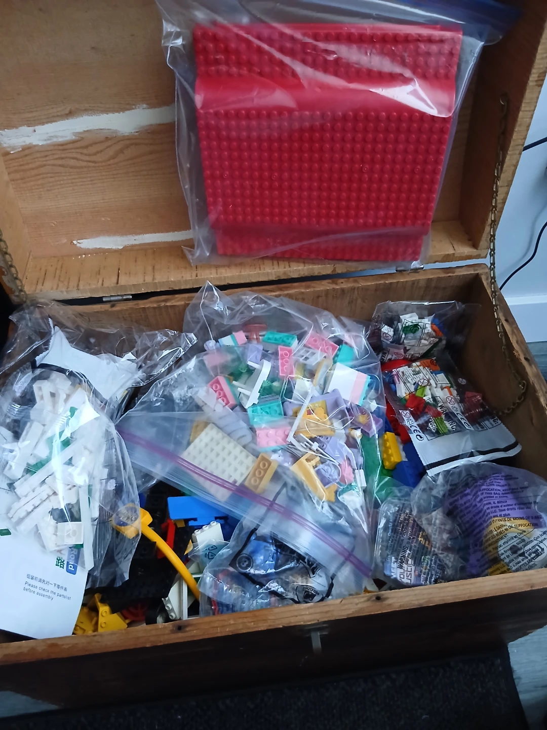 LEGO Storage Chest - photo 3