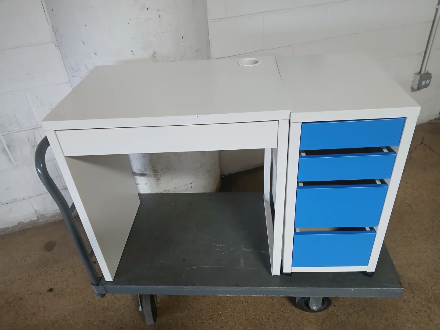 Desk and side cavinet - photo 2