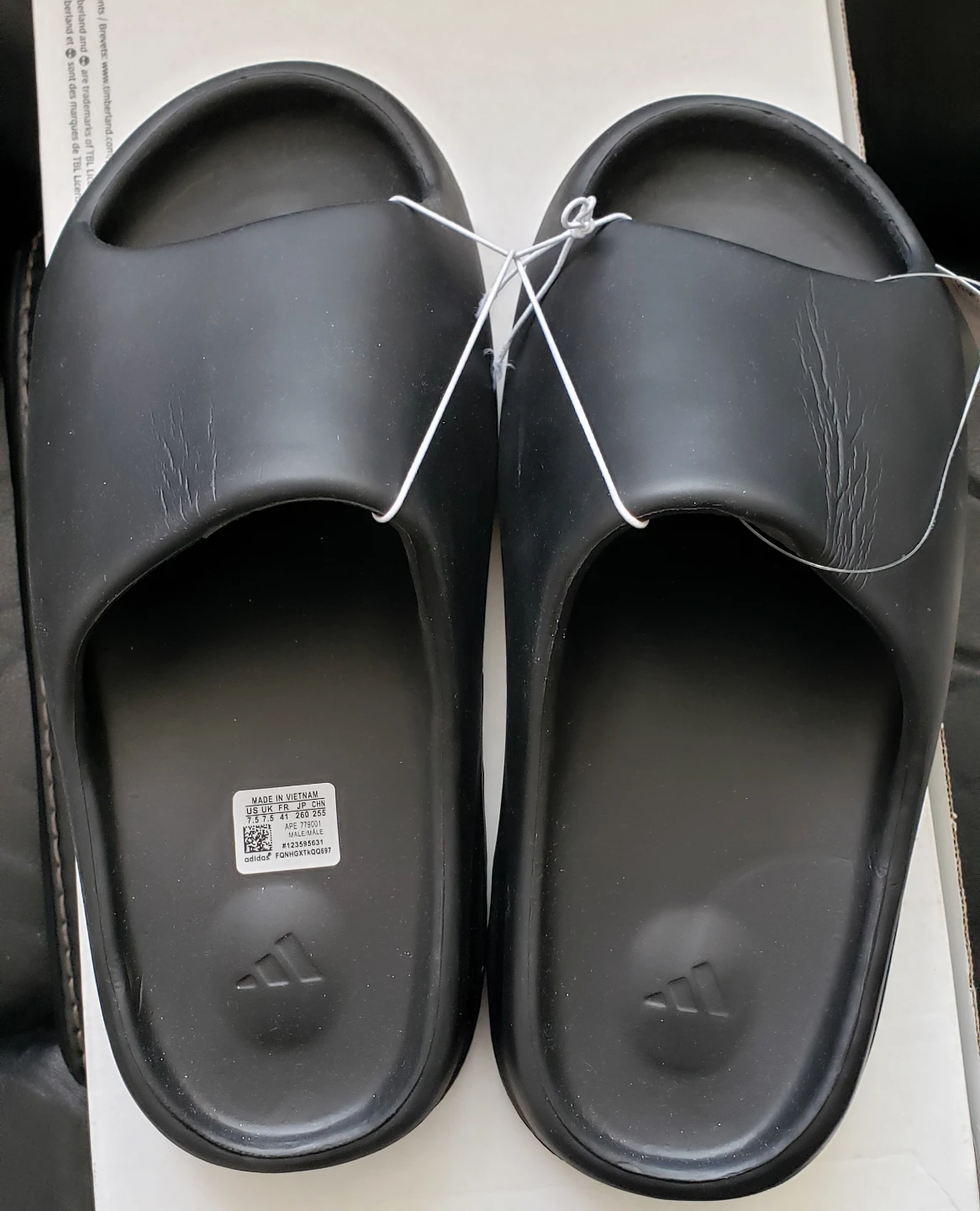 Brand new Adidas Yeezy Black Slippers S 7.5 - photo 2