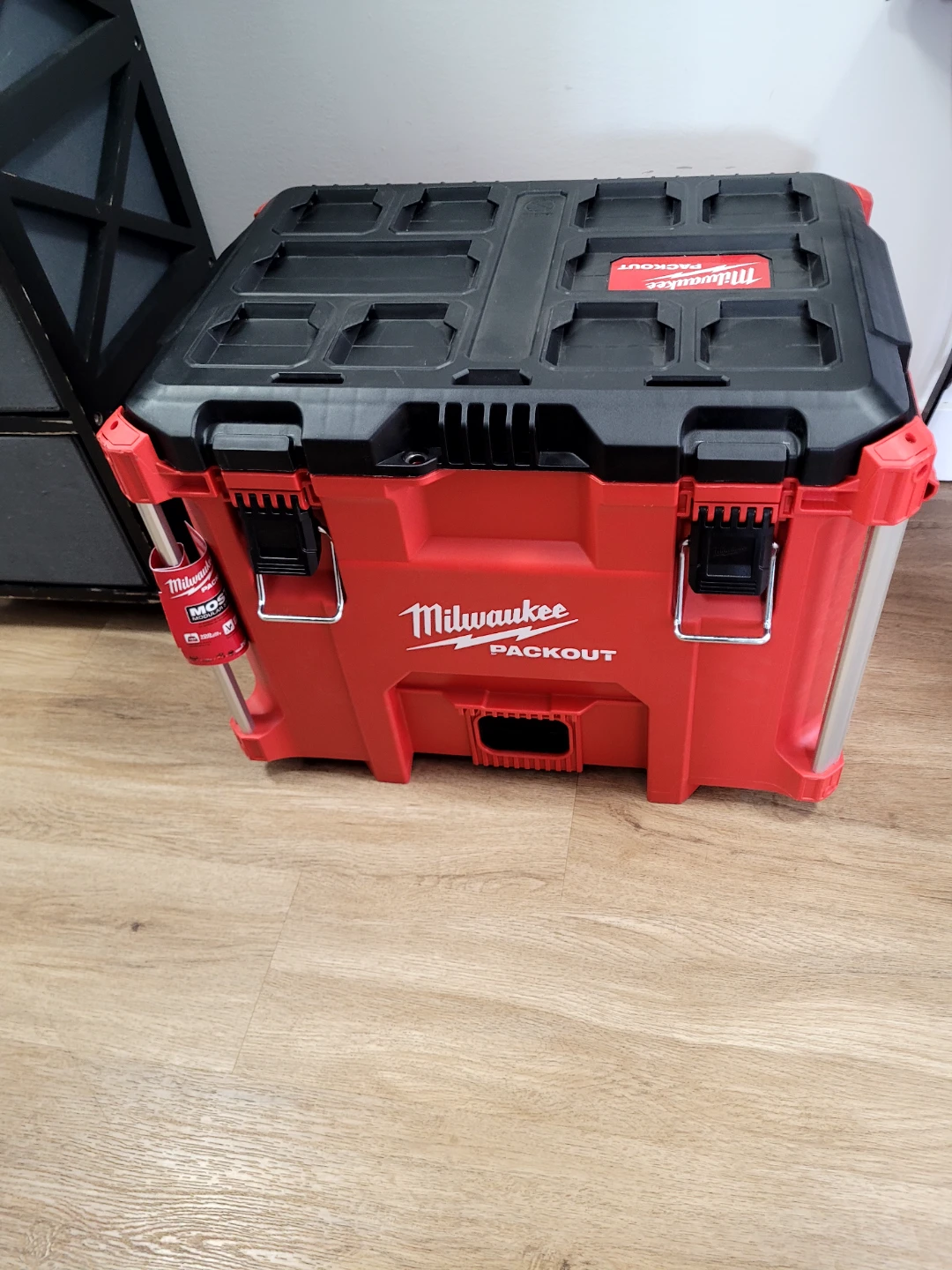 Milwaukee PACKOUT 22 in. XL Tool Box