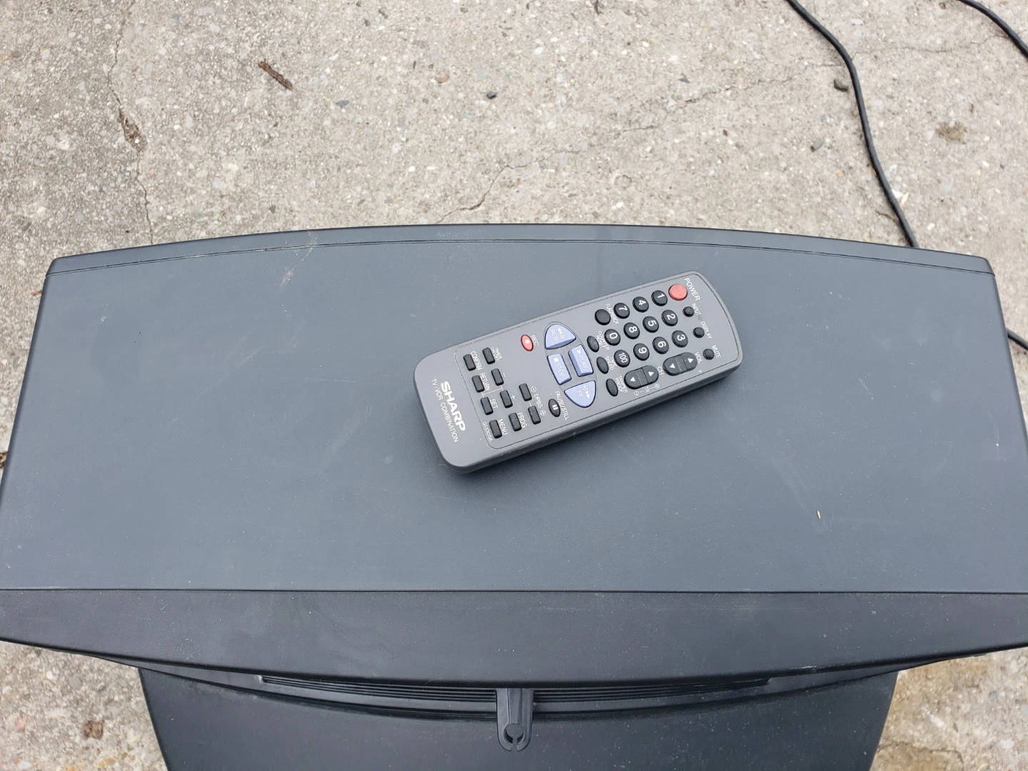 CRT  TV Sharp Colour Television Receiver/VCR Combo - photo 3