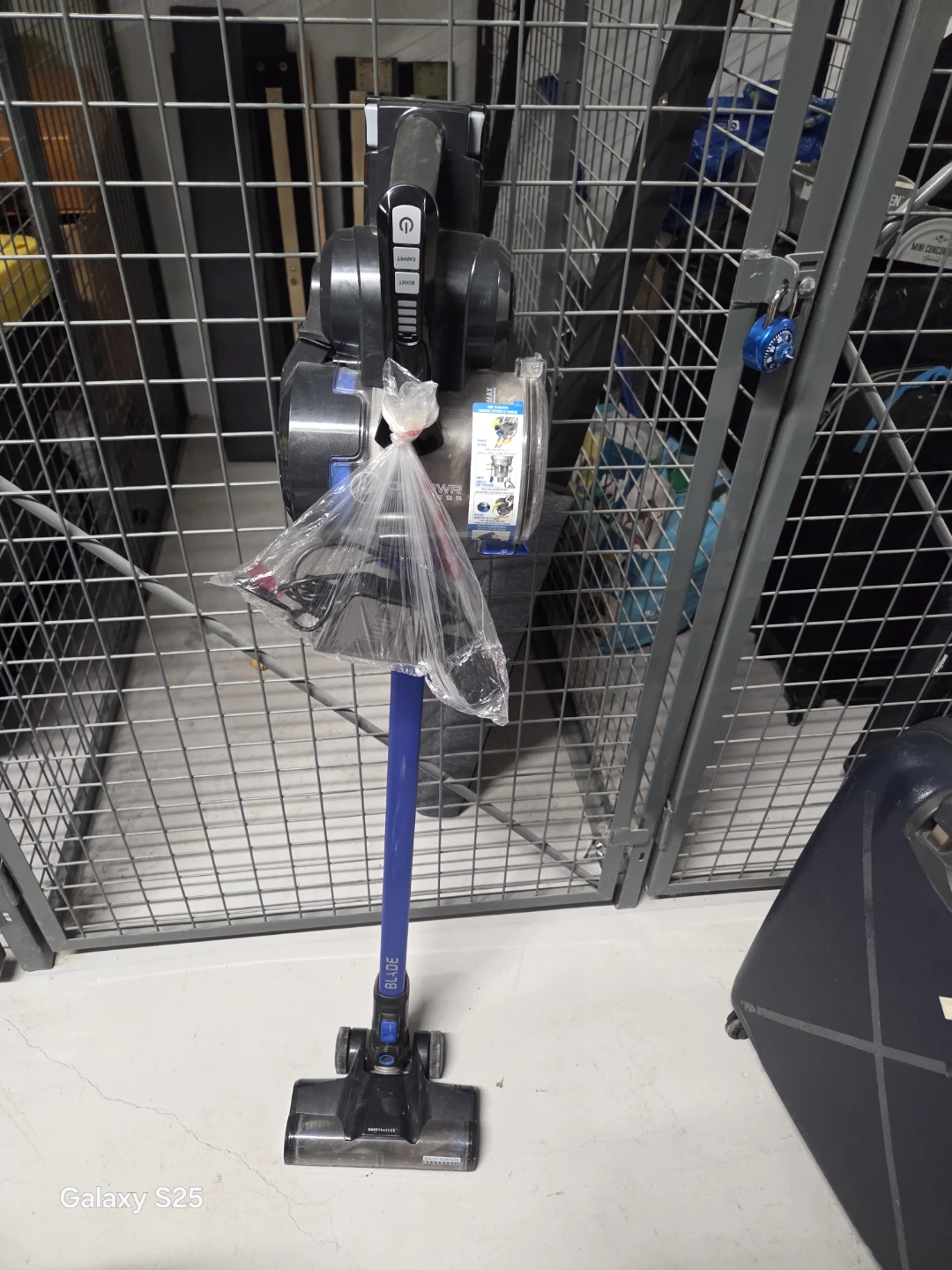 ONE PWR Cordless Stick Vacuum Cleaner - photo 3
