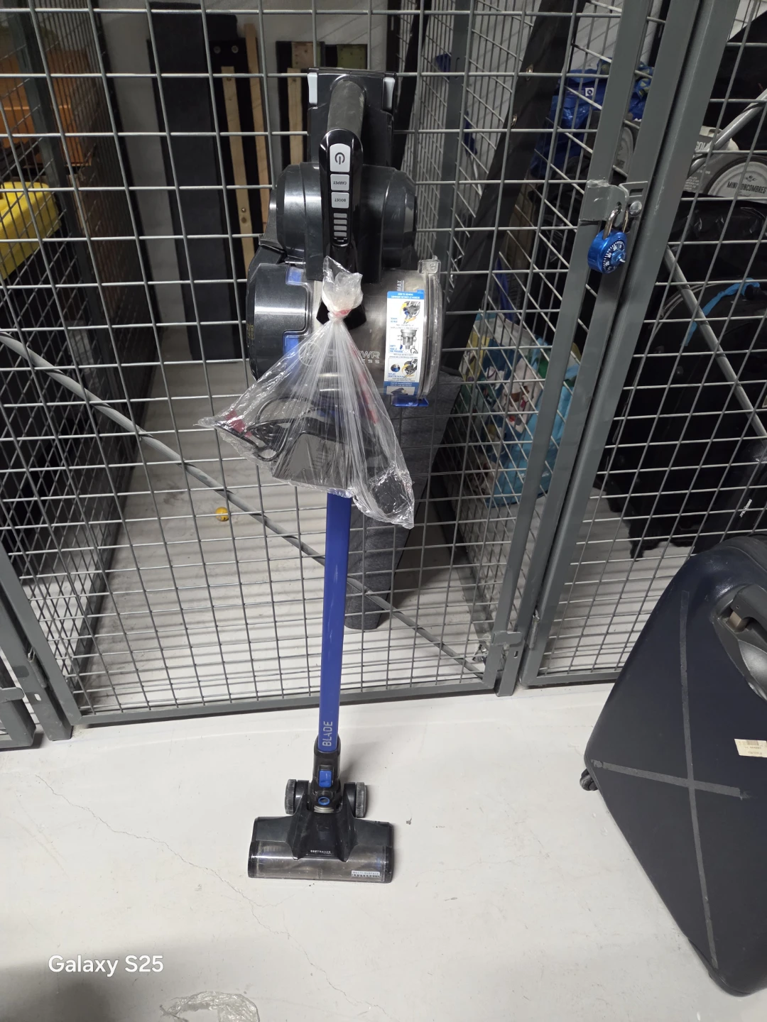 ONE PWR Cordless Stick Vacuum Cleaner - photo 4