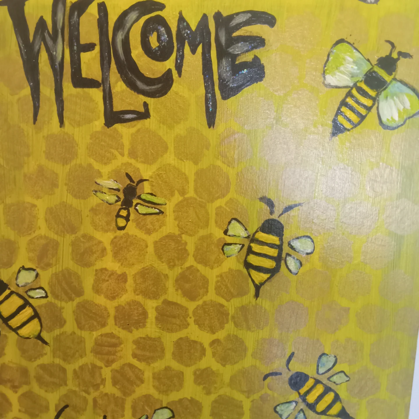 Hand-Painted Bee Welcome Sign - photo 3