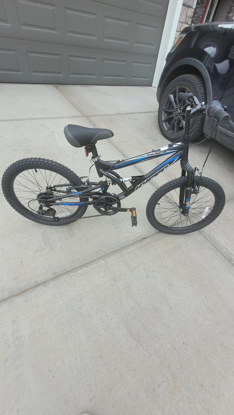 Hyper Shocker 20" Kids Mountain Bike - Like New. - photo 2