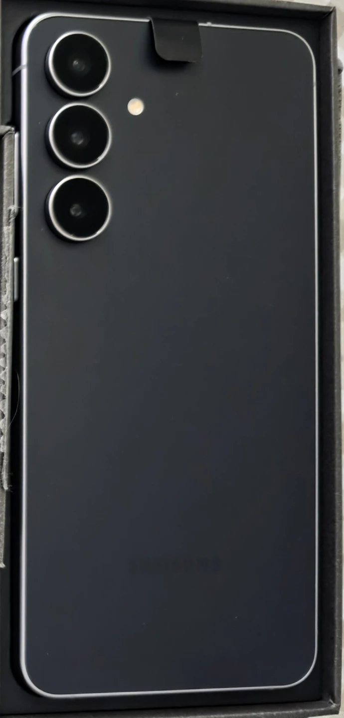 Samsung Galaxy S25 FE Smartphone (Brand New) - photo 2