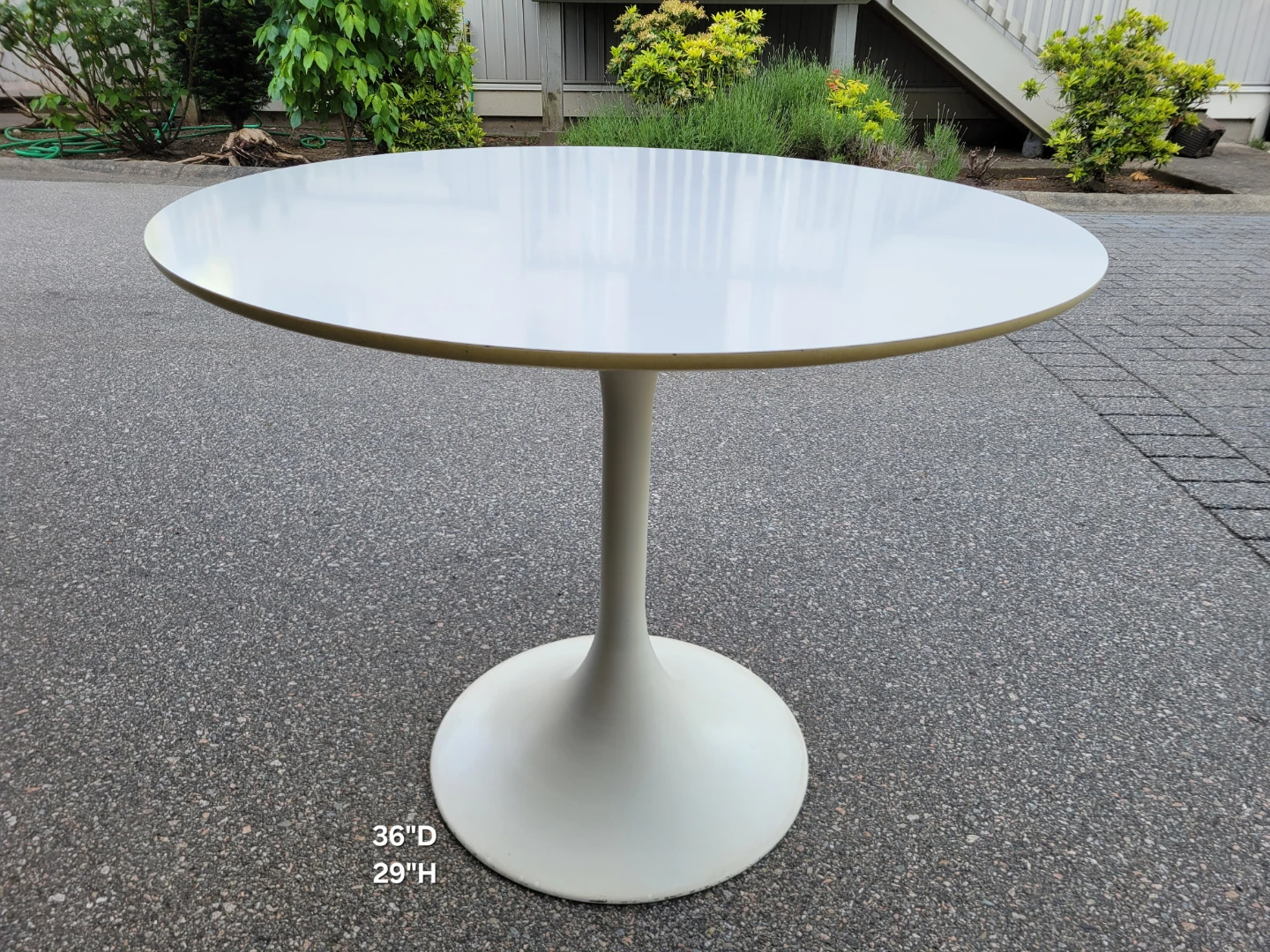 Beautiful White Tulip Dining Table - photo 3