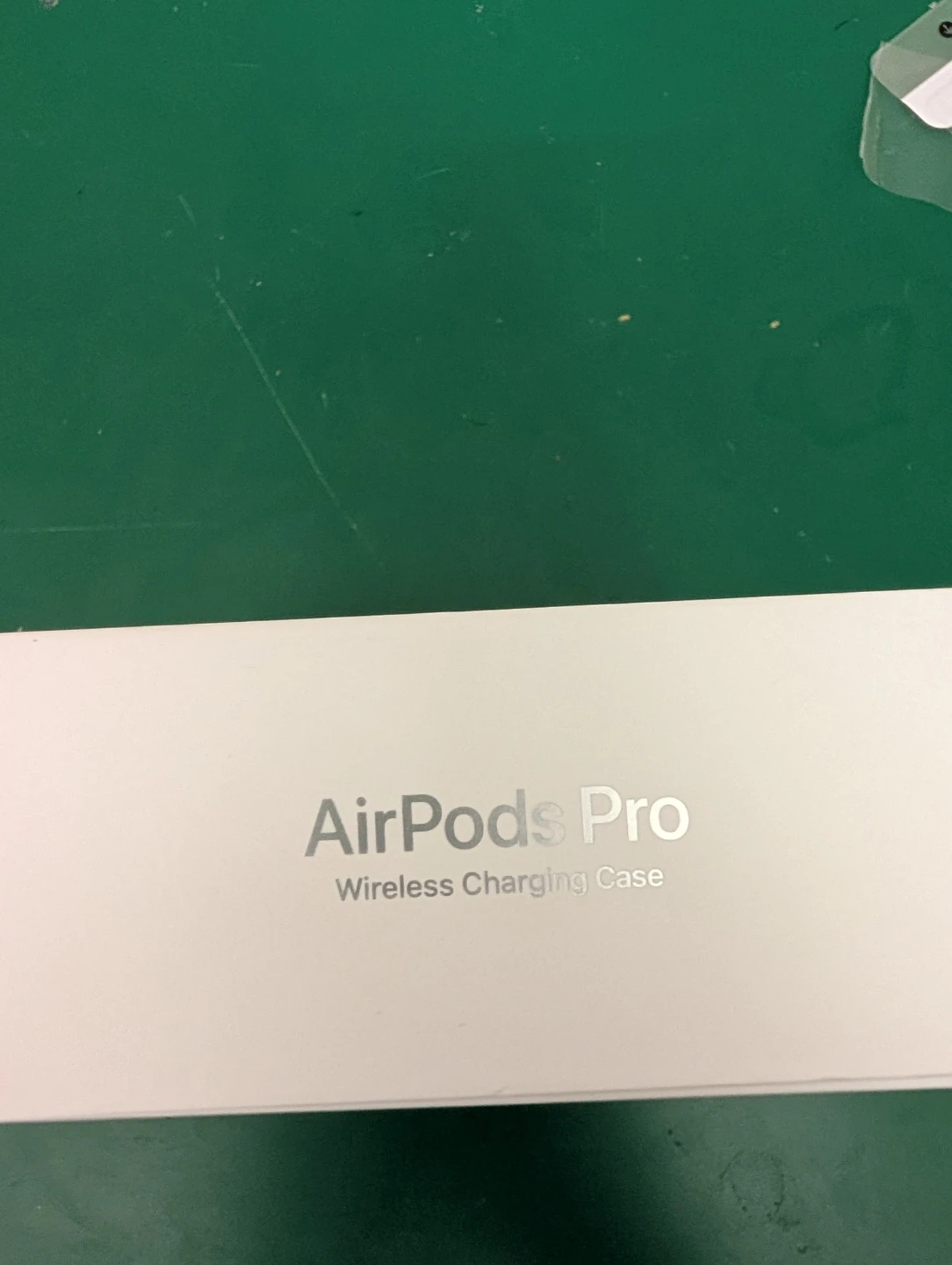 Apple AirPods Pro Wireless Charging Case - photo 4