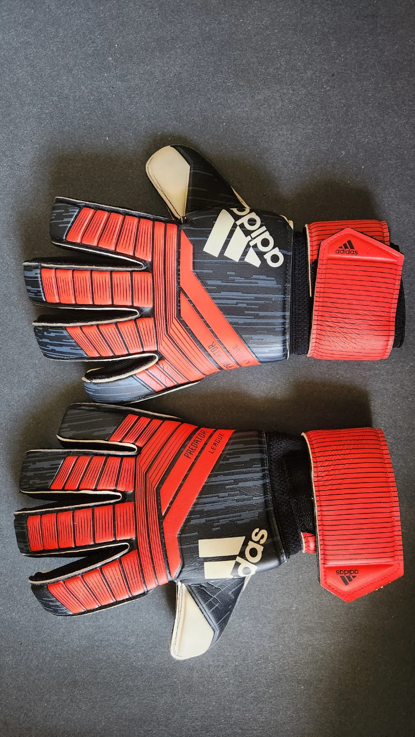 Adidas Predator League Goal Keeper Gloves - Size 8
