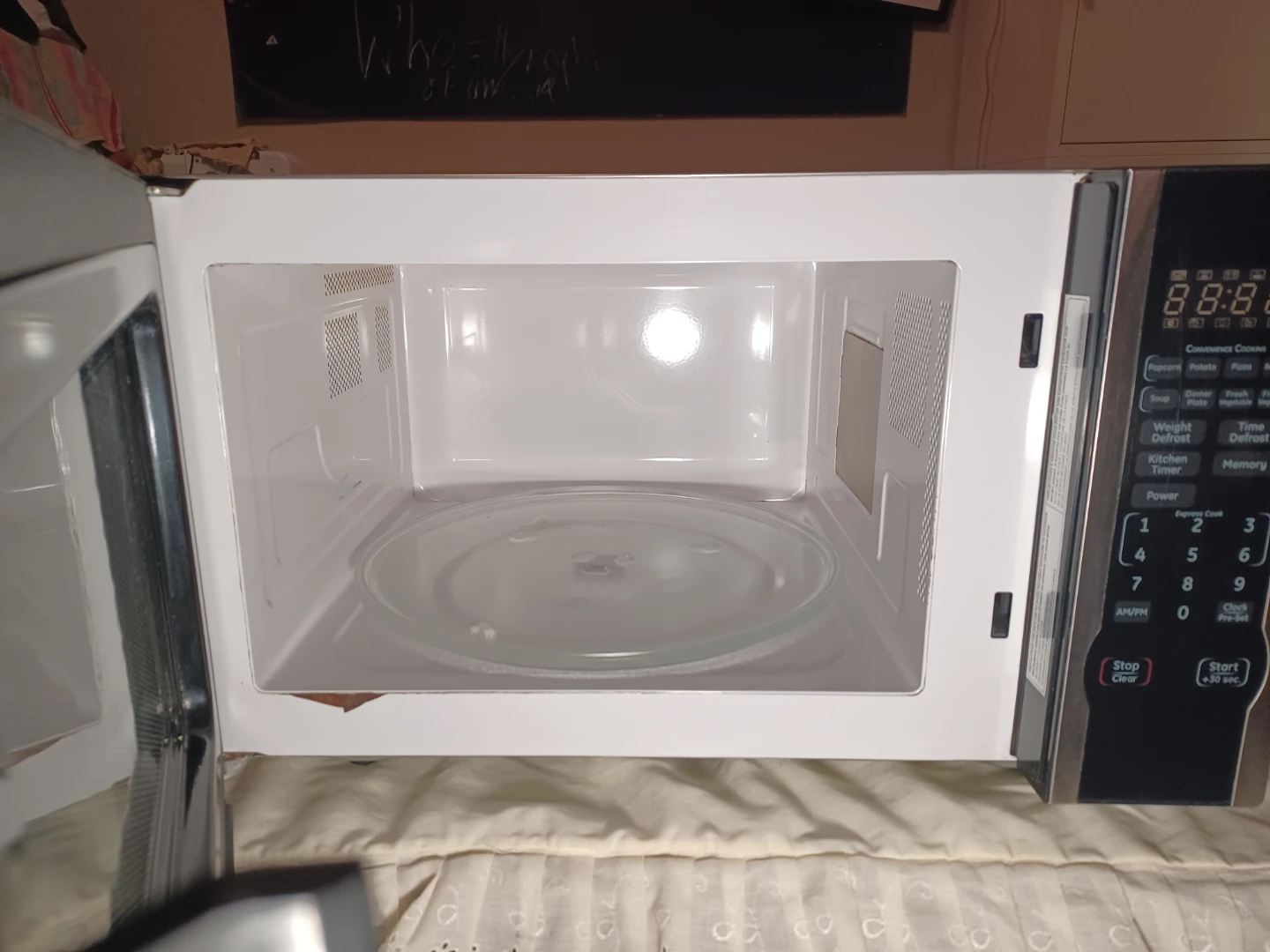 Microwave Oven - photo 3
