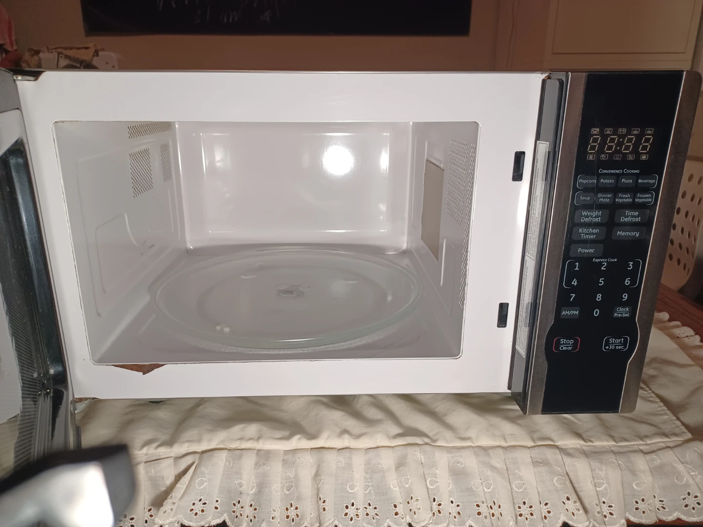 Microwave Oven - photo 4