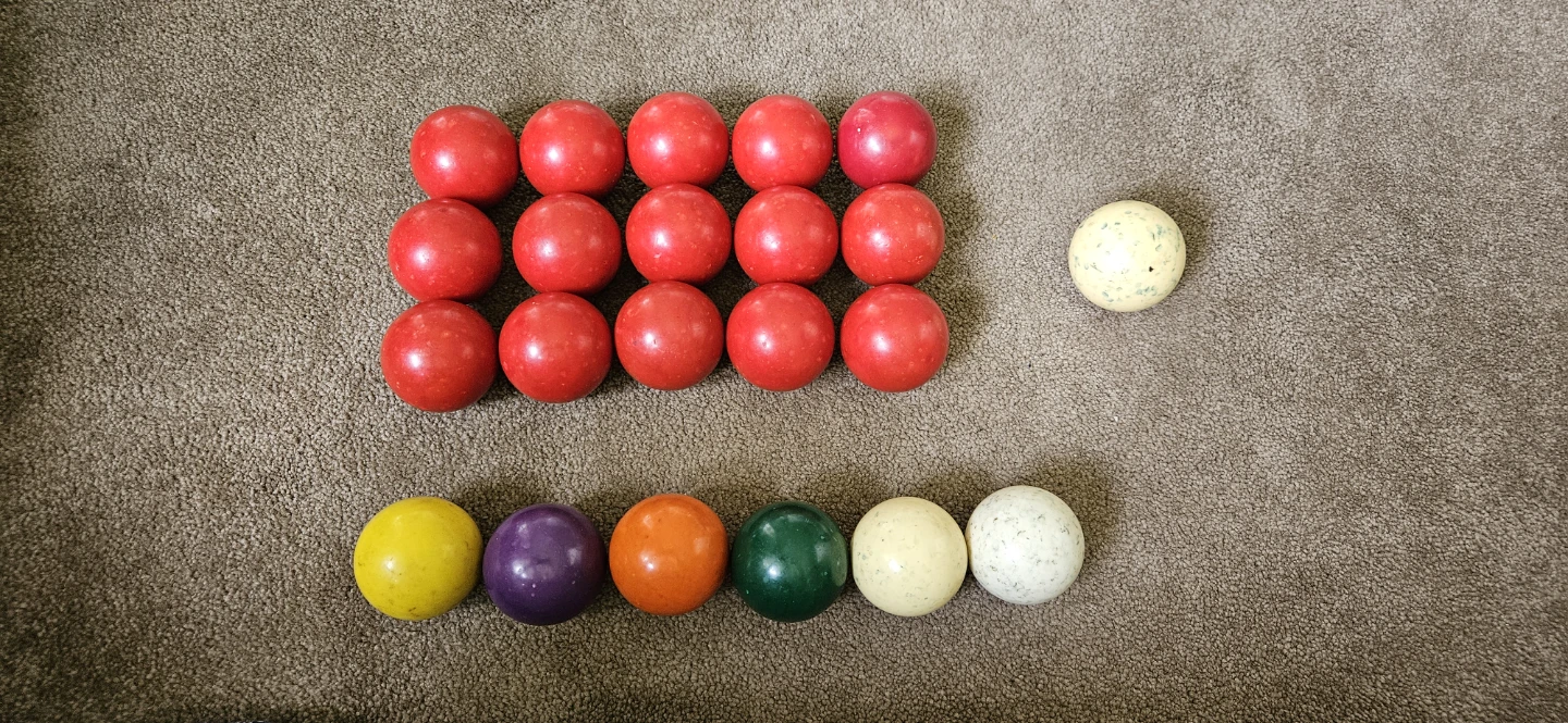Billiard Balls Set