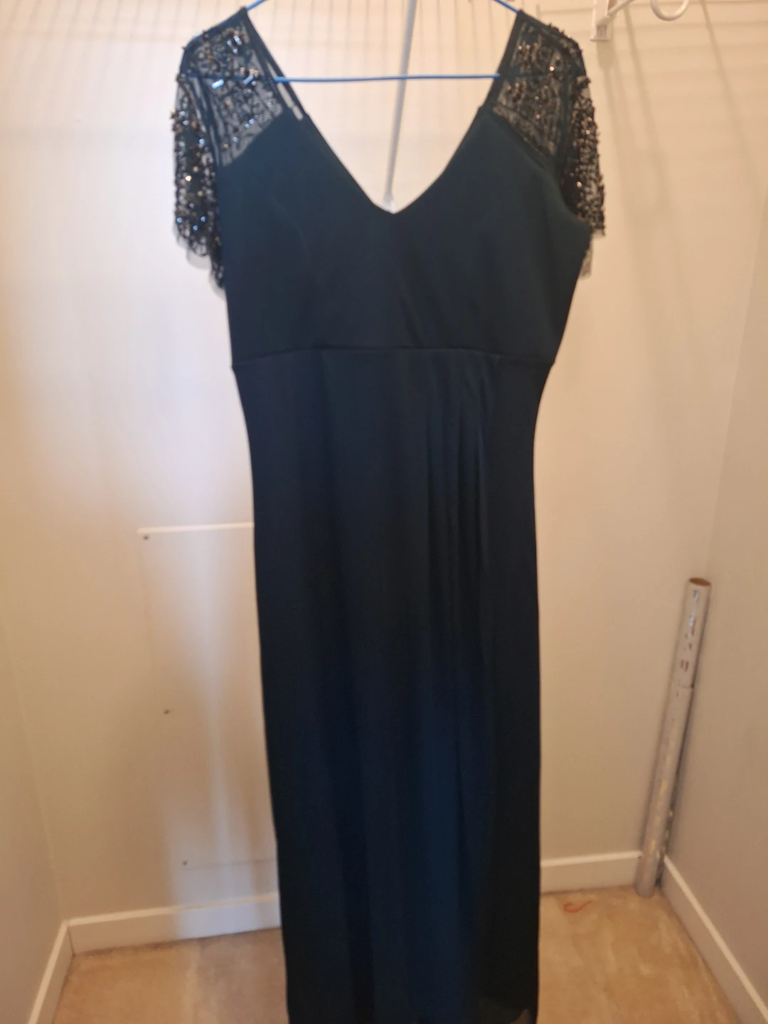 Laura CA V-Neck Beaded Sleeve Maxi Dress