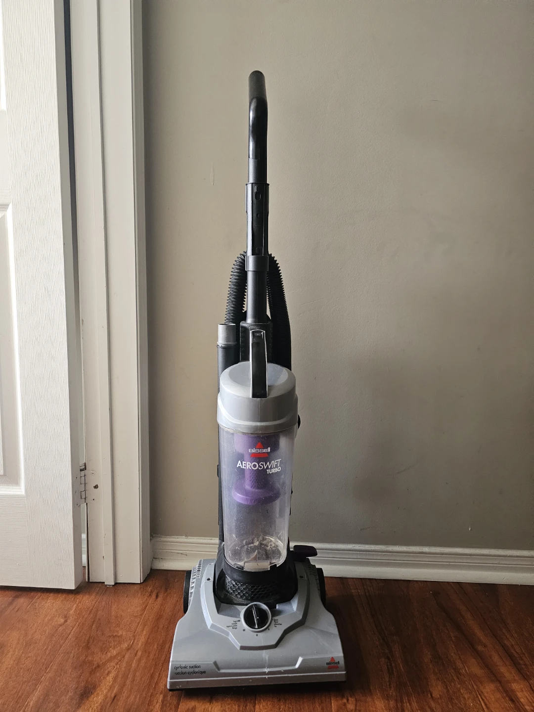 Bissell AeroSwift Turbo Bagless Vacuum
