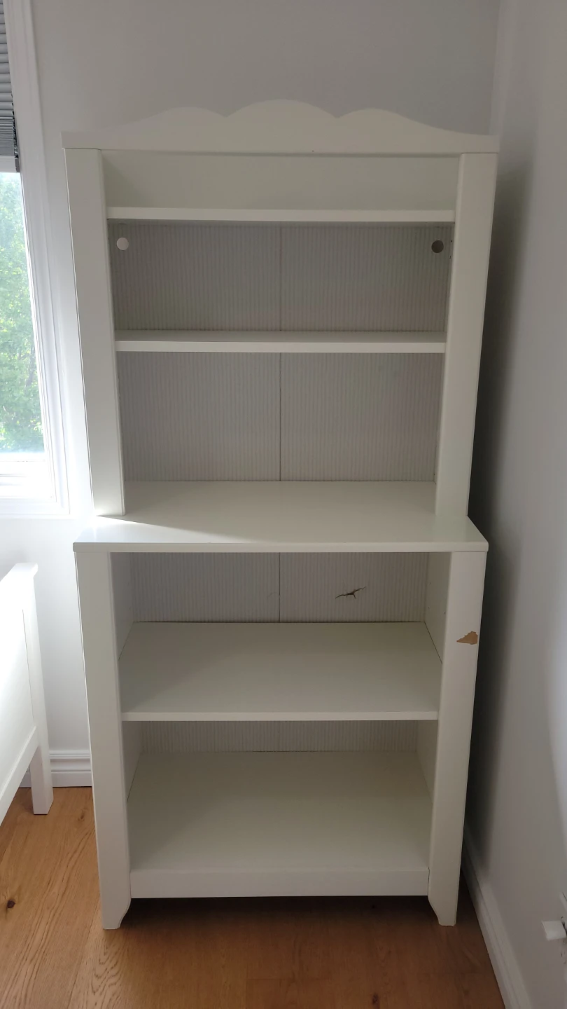 White Bookcase with Shelves