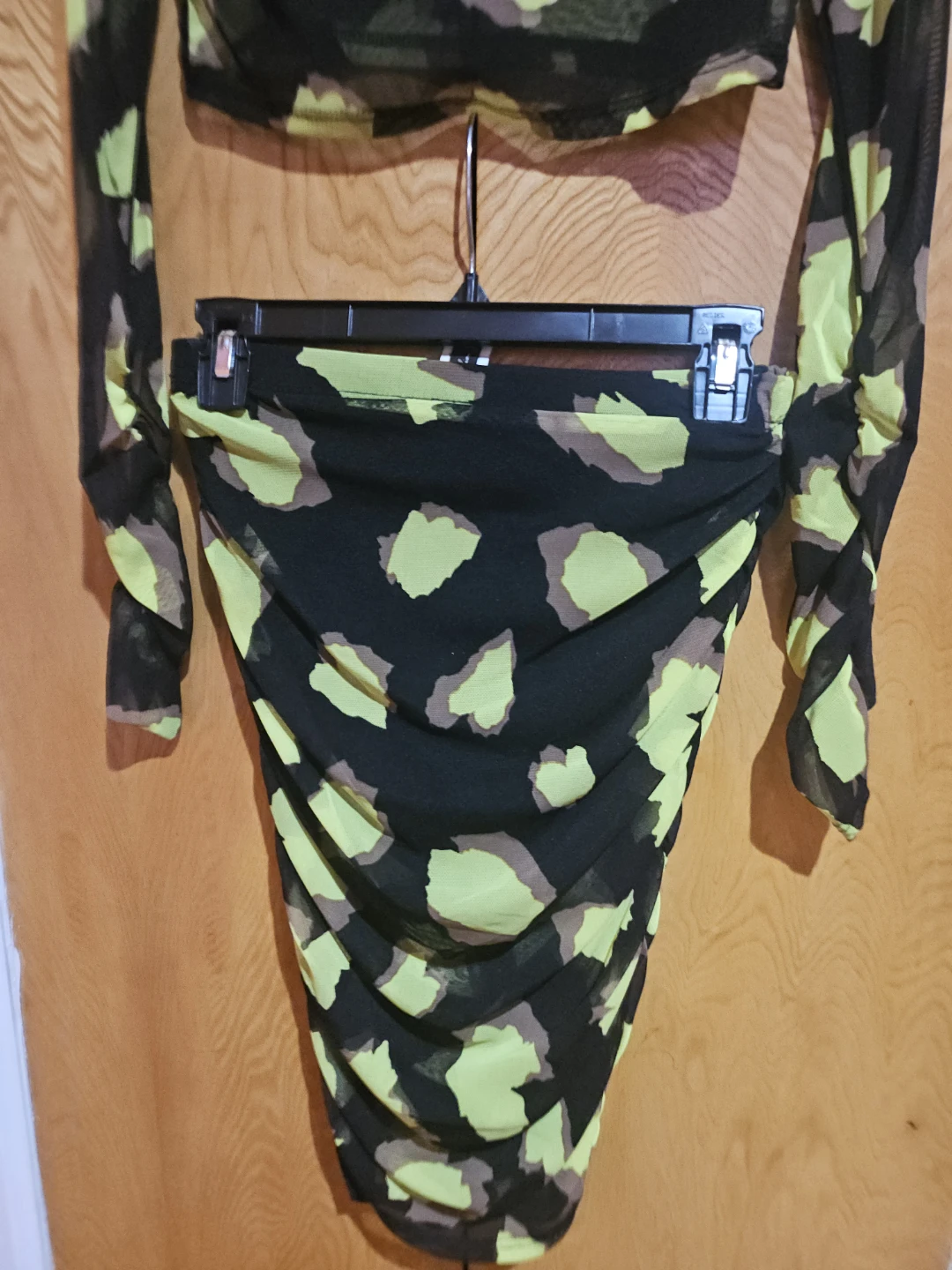 Women's Mesh Camo Crop Top and Ruched Skirt Set Size M - photo 3