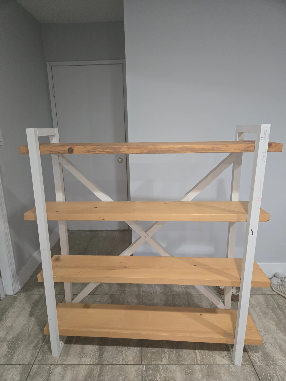 4-Shelf Ladder Bookshelf