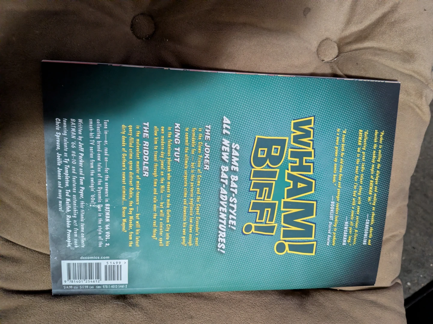 Batman '66 Vol. 2 Graphic Novel - photo 2
