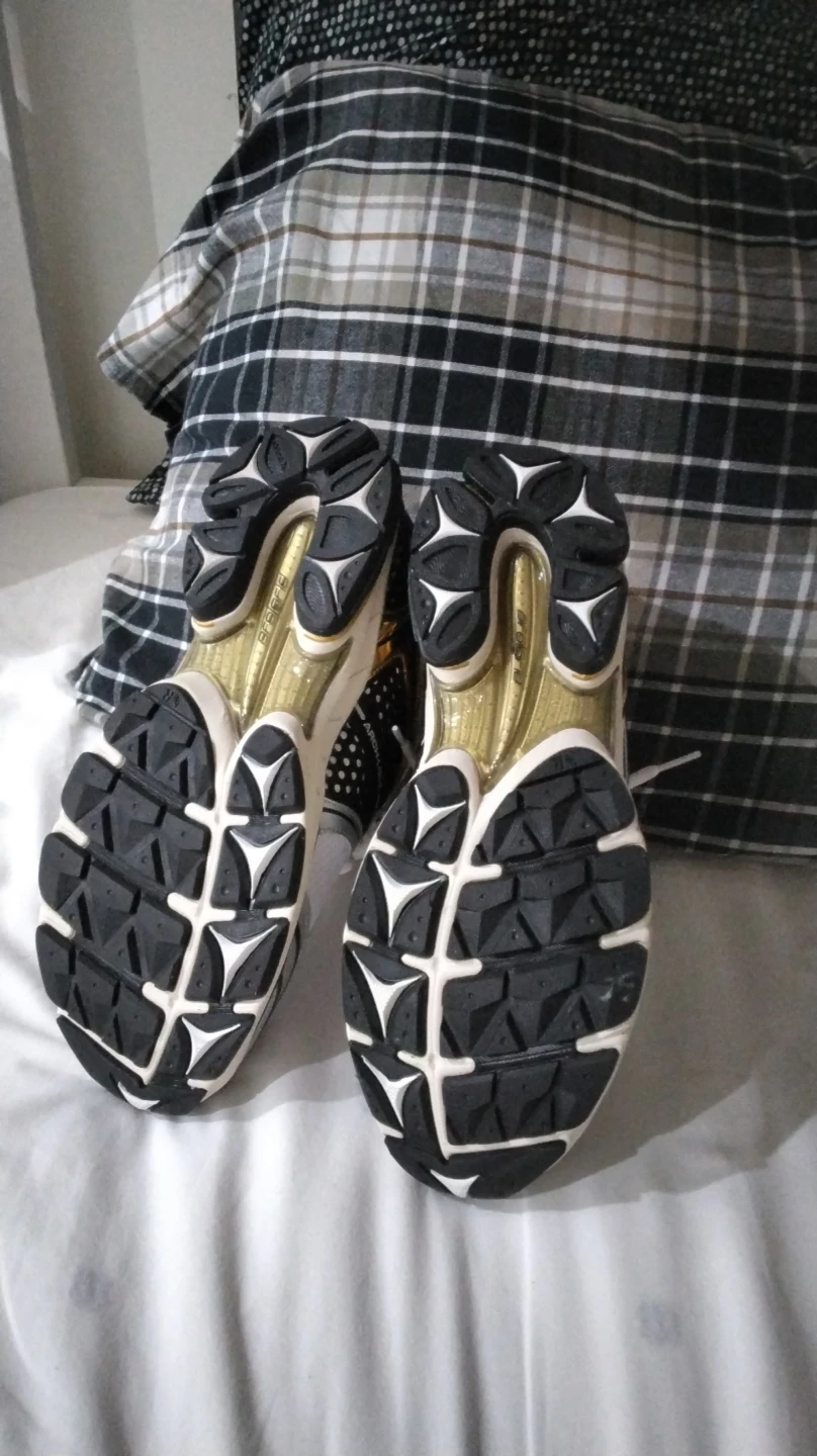 Saucony Triumph 9 Running Shoes - US Size 9 - photo 2