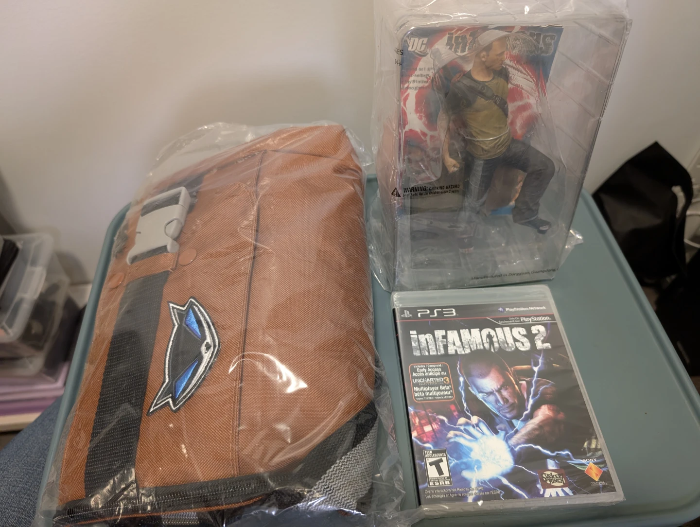 Infamous 2 Hero Edition - photo 3
