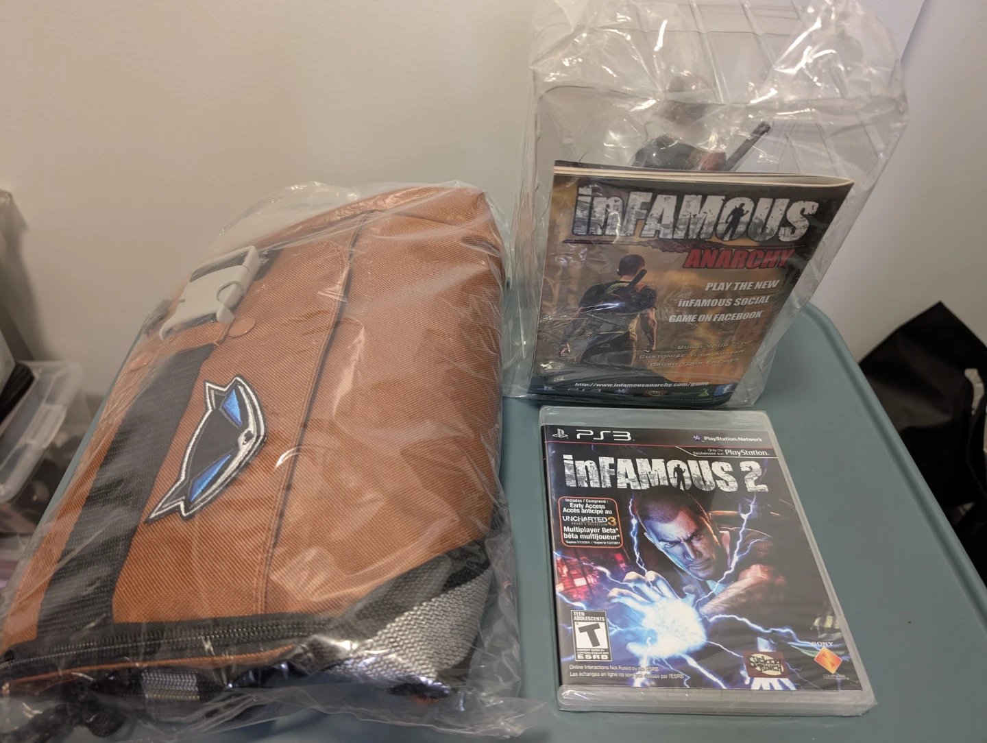 Infamous 2 Hero Edition - photo 4