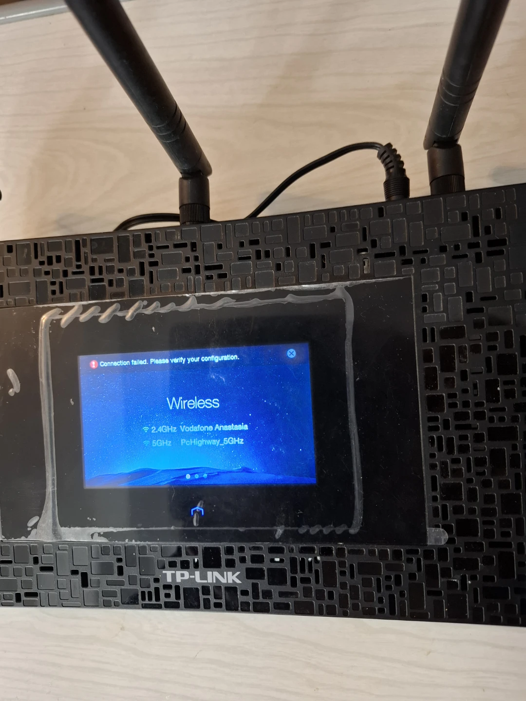 TP-Link AC1900 Touch Screen Wi-Fi Range Extender RE590T